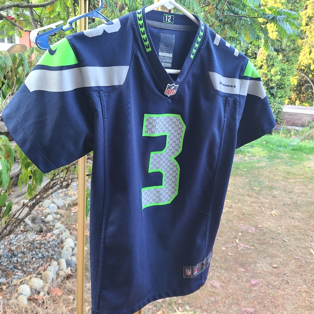 Medium use Seahawks jersey